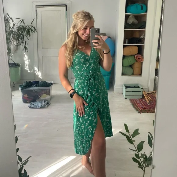 aerie | Dresses | Aerie Summerspring Wrap Dress Sz M Green Pattern | Poshmark aerie | Dresses | Aerie Summerspring Wrap Dress Sz M Green Pattern | Poshmark
